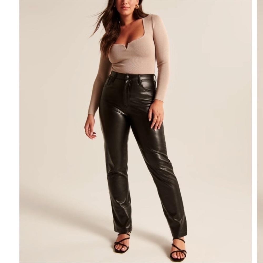 NWT ABERCROMBIE High Rise 90s Straight Leather Pant Curve Love Size 27 Short